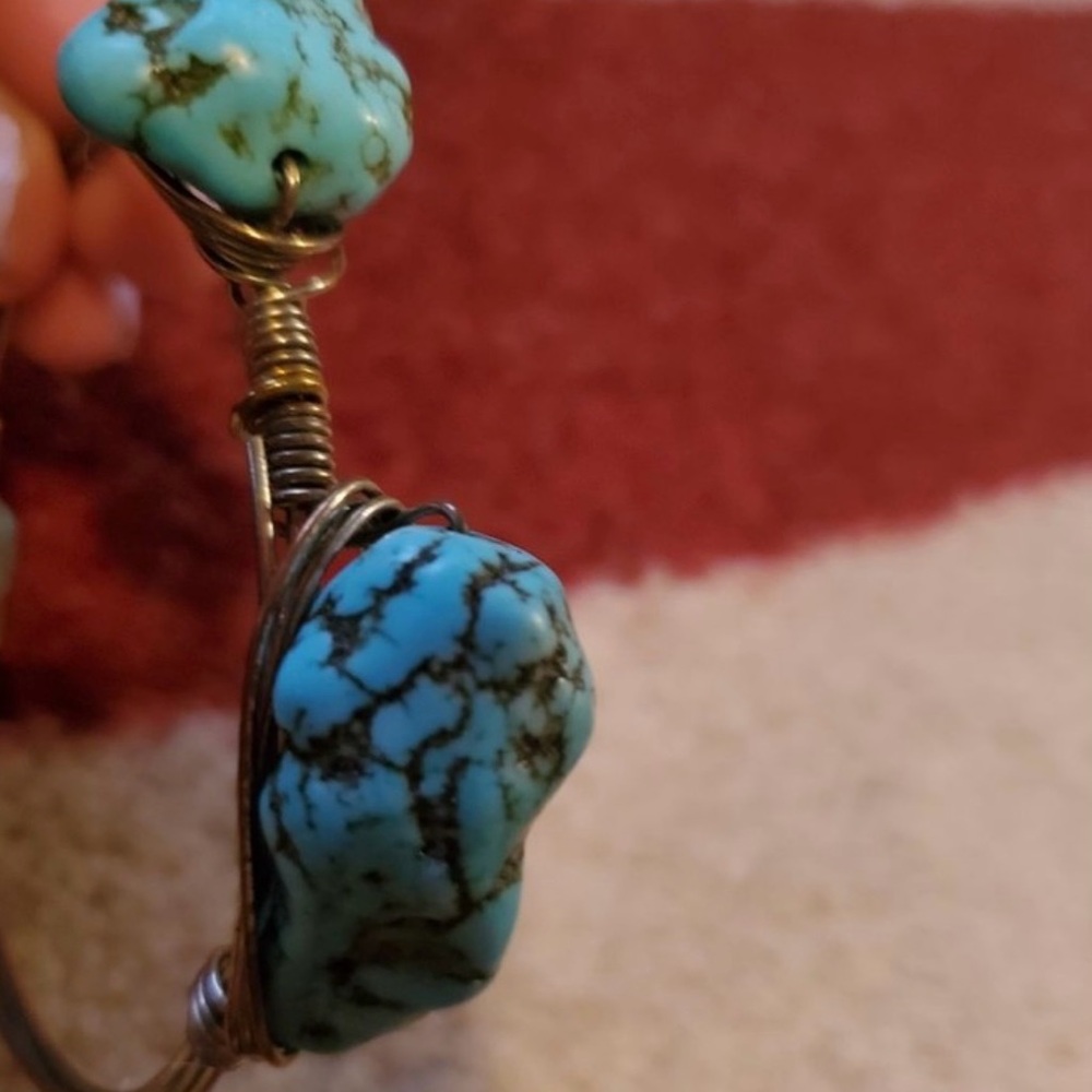 Turquoise Stone Wire Bracelet - Picture 5 of 6